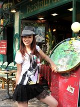 幻灯图：巩新亮法国浪漫写真 鲜嫩可人显青春风采