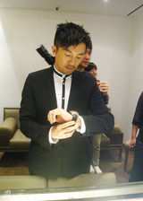 幻灯图：苏有朋分享时尚宝典 与粉丝打成一片