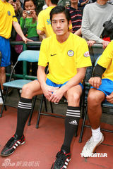 幻灯图：郭富城黄日华陈百祥等举行球赛纪念尹志强