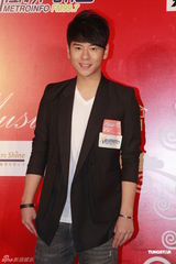 组图：阿Sa(蔡卓妍)助阵音乐会望与男友白头到老