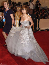 高清组图：纽约大都会庆典 洛佩兹亮相礼服华丽