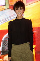 组图：电影《胜利》发布会 黄海波张歆艺亮相