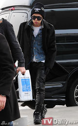 组图：韩团f(x)与miss A等亮相机场赴吉隆坡