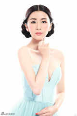 组图：刘庭羽最新写真 展现优雅女神范儿