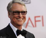 高清图：影评协会终生成就奖颁奖 波特曼美艳