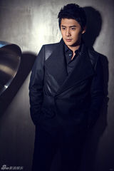 组图：儒雅绅士张天其全新魅力写真