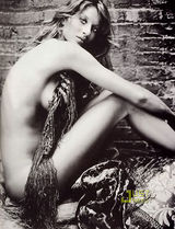 高清图：吉赛尔-邦辰登杂志封面 露半胸走颓废风