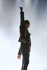 独家高清：SM家族北京开唱希澈回归落泪