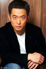 组图：魏子昕写真曝光 绅士沉稳显男人魅力