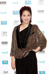 高清：周迅着晚装优雅出镜 首度回应怀孕传言