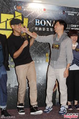 组图：张家辉与彭于晏搞笑接吻 禁妻子拍吻戏