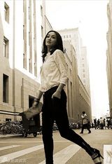 组图：赵子琪广告花絮写真出炉 诠释优雅时尚个性