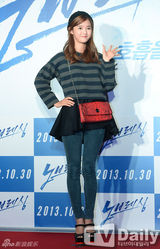 组图：金宇彬捧场李钟硕新片 少时等站台