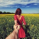 Follow Me写真微博走红:牵你爱世界