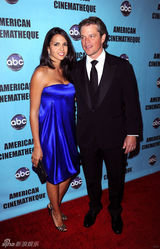 幻灯图集：查理兹-塞隆出席活动 亮片礼服闪耀全场