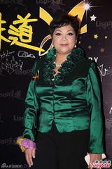 组图：林保怡出席活动曝邓萃雯演戏压力大