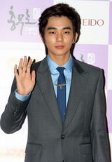 高清图：金敏贞刘承浩等出席忠武路电影节开幕式