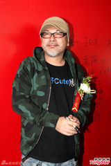 组图：秦海璐王新军合作新剧发布会秀甜蜜