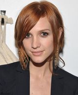 高清组图：阿什莉-辛普森裸妆亮相 牛仔裤秀纤细美腿