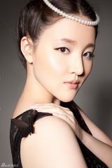 组图：刘筱筱转型珍珠少女 高贵写真星味十足 