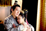 组图：林心如严宽《倾世皇妃》剧照玩暧昧