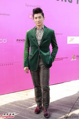 组图：吴君如力挺曾志伟 胡杏儿不急发展新感情