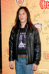 幻灯：熊黛林香肩斜露艳压群芳 大赞吴君如功力高