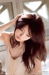 组图：铃木爱理20岁纪念 平胸也可以性感和美丽