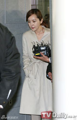 组图：朴诗妍等涉嫌滥用麻醉剂案开庭缄默憔悴