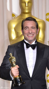 高清组图：奥斯卡后台获奖众星举金人光彩照人