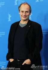 高清：《嗜睡病》媒体发布会 简妮-席丽获导演护花