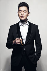 组图：万思维型男写真雅痞不羁