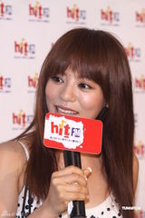 组图：丁当将发新专辑 被恐怖箱吓到尖叫