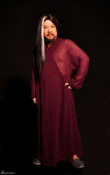 高清组图：郭德纲《越光宝盒》女装亮相秀“香肩”