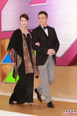 组图:TVB台庆钟嘉欣杨怡竞艳 黄忠泽吴卓羲抢镜