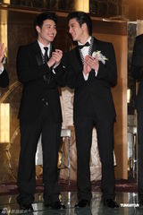 组图：唐志中新娘遭整蛊 王力宏潘玮柏黑人欲吻