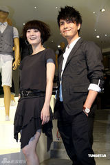 陈坤与孙俪携手代言 称赵薇请他当女儿干爹(图)