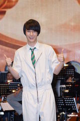 组图：严爵与麦可森PK琴艺 温岚高唱泰雅语歌曲