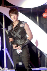 高清组图：黄晓明香港性感开秀 无惧广东话不标准被