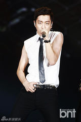 组图：f(x)BEAST等参加DMZ世界和平演唱会