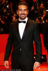 组图：德国男星埃利亚斯-穆巴里克帅气亮相