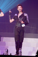 高清组图：黄晓明香港性感开秀 无惧广东话不标准被