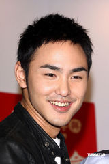 幻灯图：阮经天赵又廷书展上为《艋舺》造势