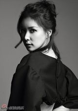 高清组图：韩国女星高小英黑白写真 成熟优雅