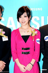 组图：邓紫棋出席开幕礼 将推新碟心情紧张