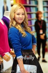 组图：少时孝渊裴斗娜等韩星为时尚活动站台