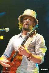 组图：杰森玛耶兹香港开唱 演唱会座无虚席