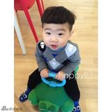 组图：韩国丑萌小正太再曝萌图 小眼咪咪喜感足