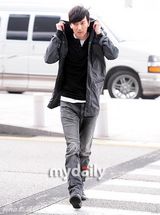 组图：韩星孙艺珍金南佶飞日本拍新剧《鲨鱼》