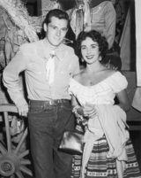 组图：伊丽莎白-泰勒与历任丈夫甜蜜瞬间